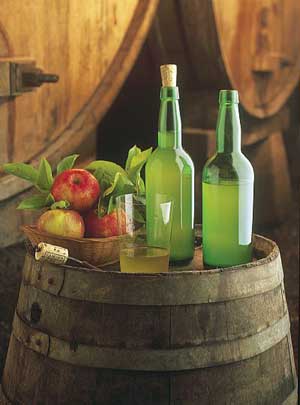 Botellas de Sidra y Manzanas. Identidad de Villaviciosa en Asturias