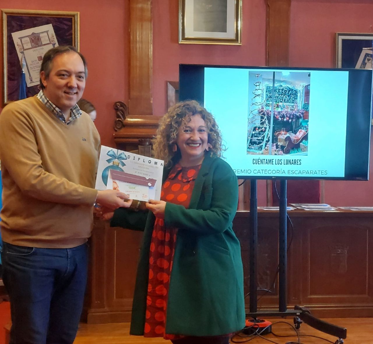 1 Premio categora Escaparates: Cuntame los lunares